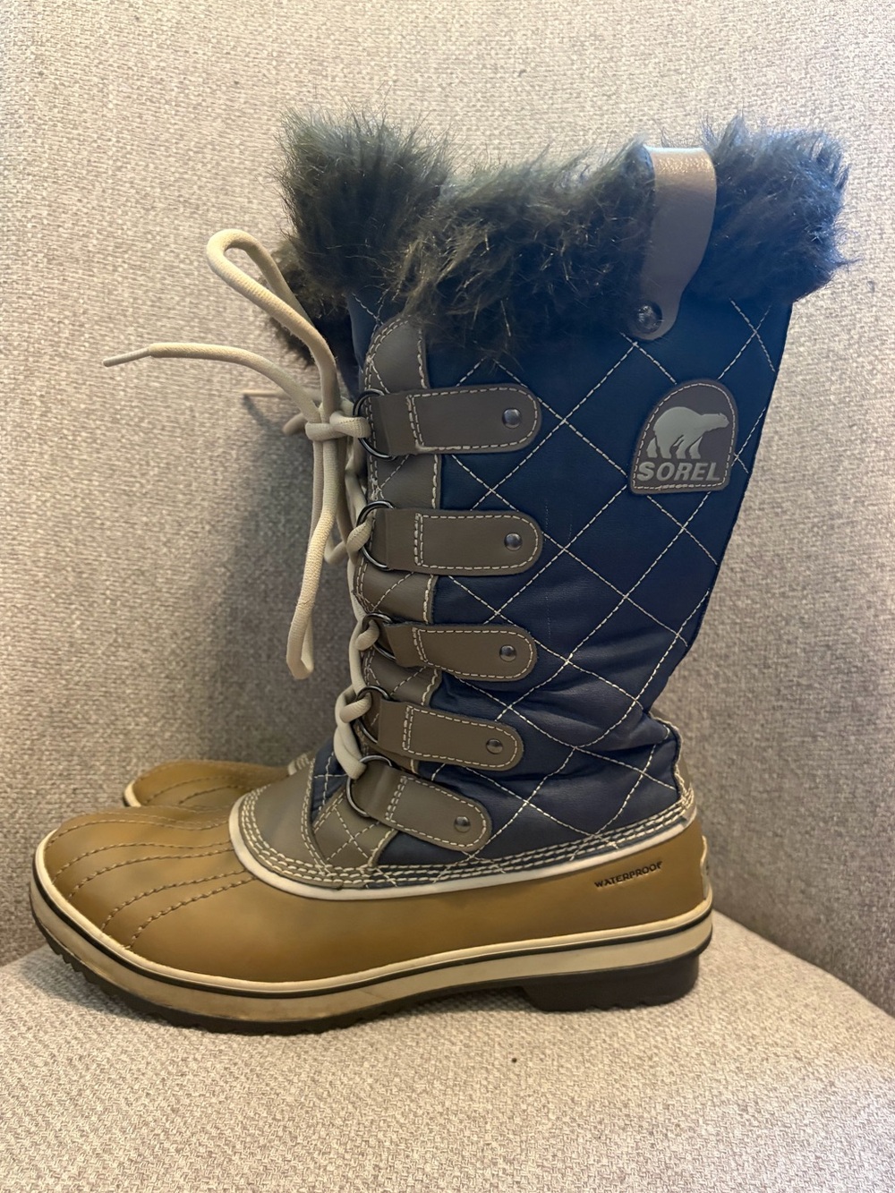 SOREL- size 9 women’s Tofino II Tall Winter Boots.